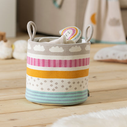 Aufbewahrungskorb im Kinderzimmer