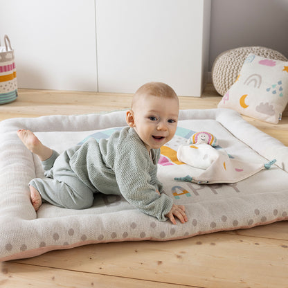 Spielmatte mit Baby
