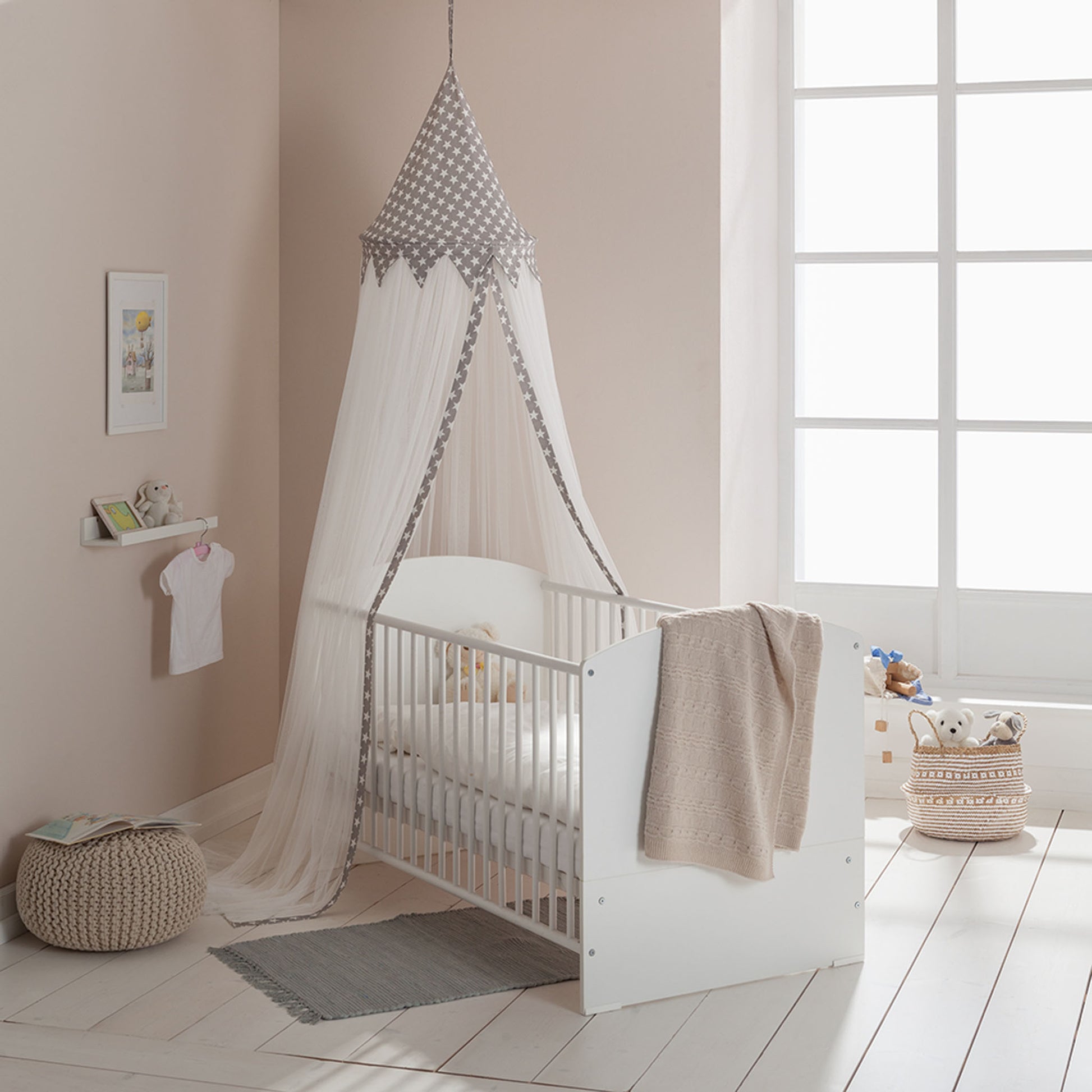 Betthimmel über Bett