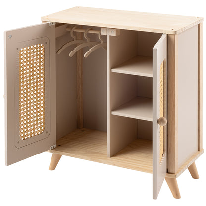 Puppenschrank mit geöffneten Türen