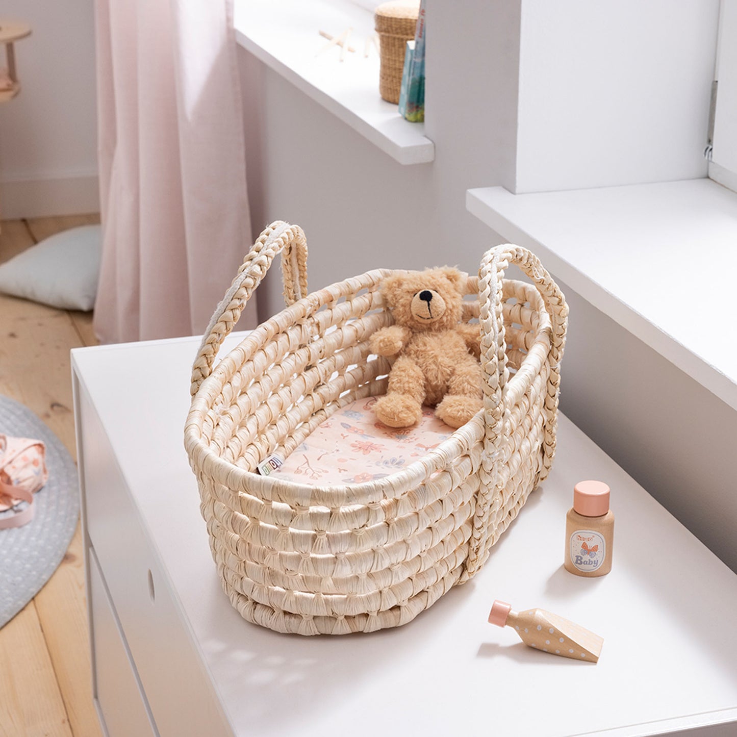 Seegraskorb im Kinderzimmer