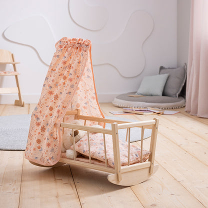 Puppenwiege im Kinderzimmer
