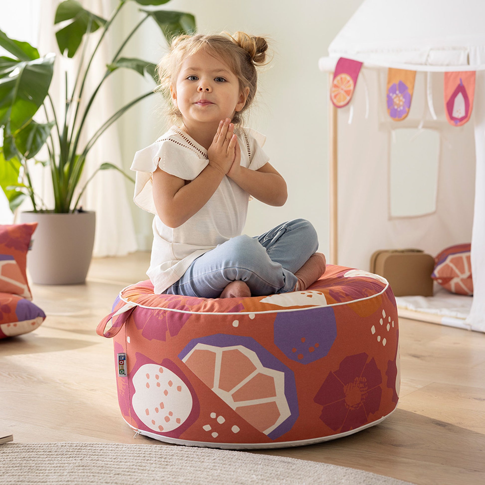 Outdoor Bodenkissen mit Kind