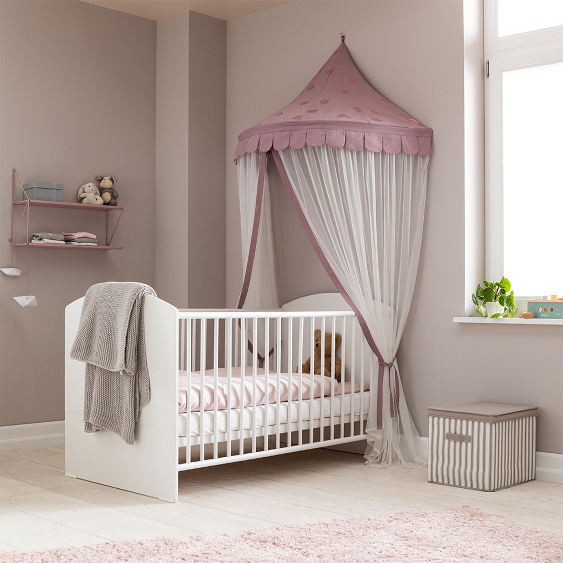 Betthimmel über Bett