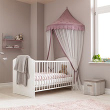 Betthimmel über Bett