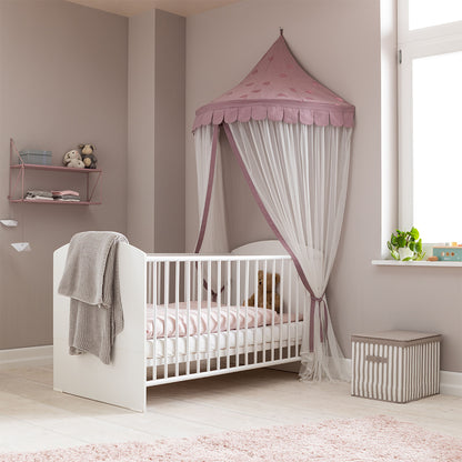Betthimmel über Bett