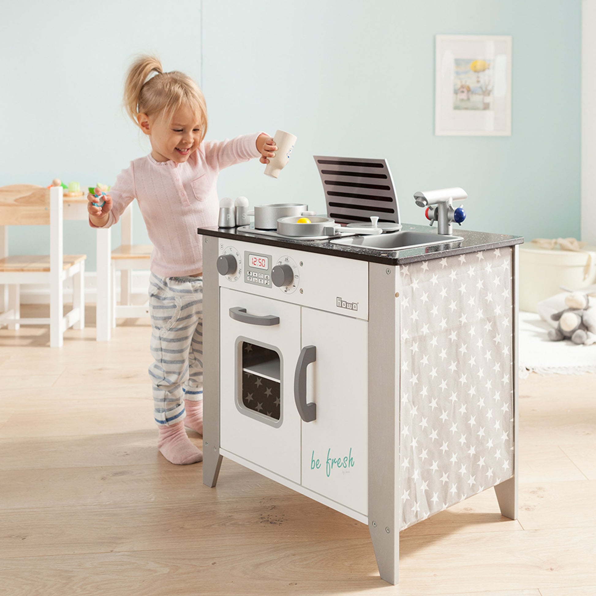 Spielküche mit Kind