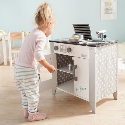 Spielküche mit Kind
