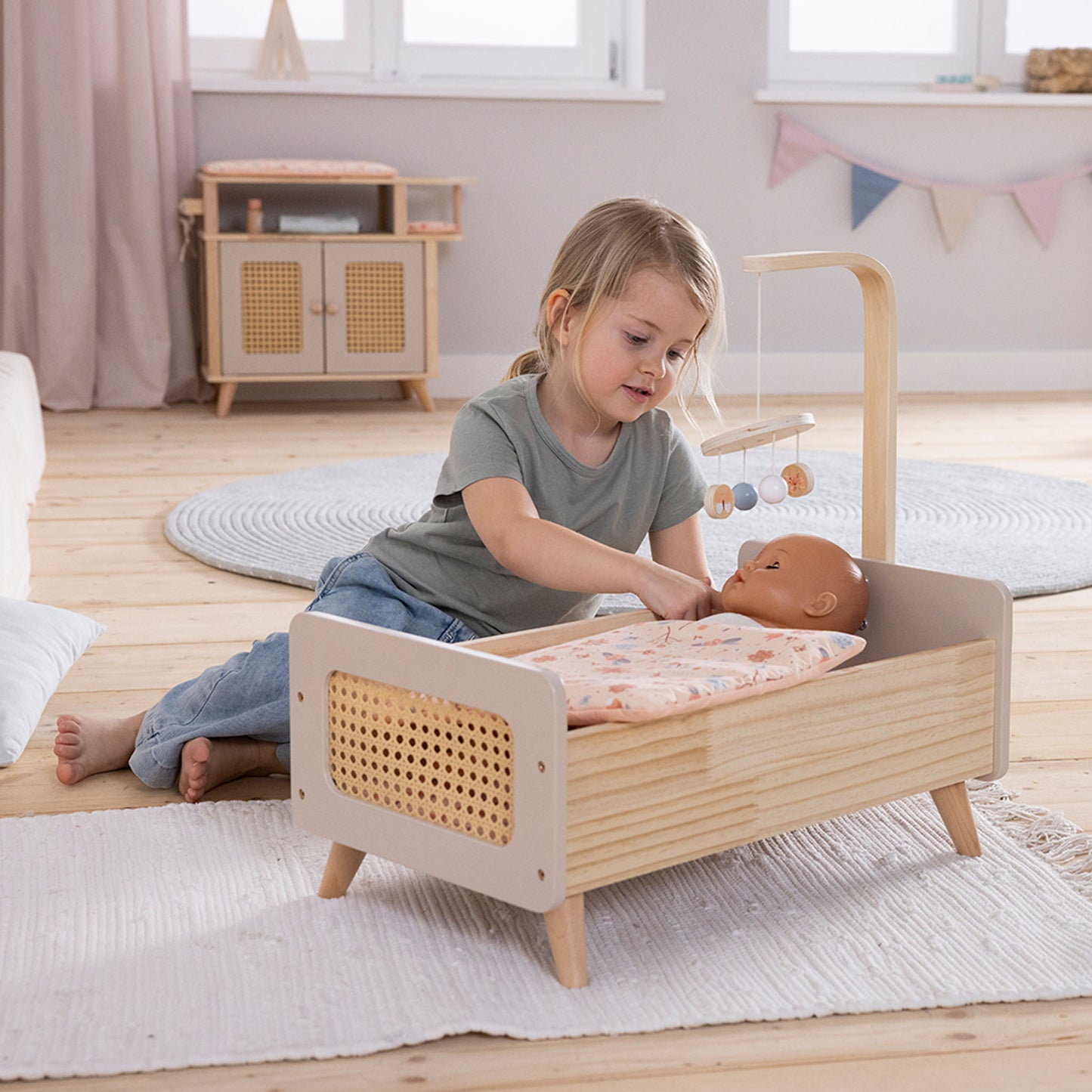 Puppenbett Holz mit Kind