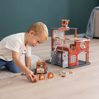 howa Spielzeug Feuerwache aus Holz – Feuerwehr Station mit Feuerwehrauto, Hubschrauber & Zubehör 7017