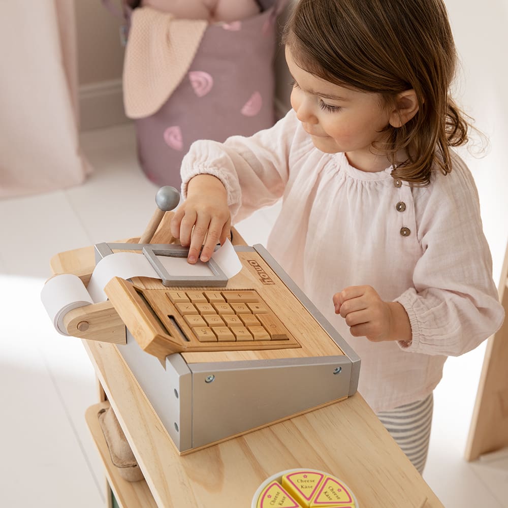 howa Kaufladenzubehör aus Holz Spielkasse mit Rechner inkl. 64 tlg. EURO-Spielgeld + Kreditkarte 4873